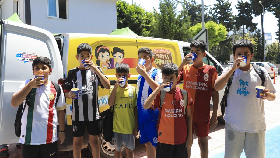Mersin Büyükşehir’den Sıcak Yaz Günlerinde Serinleten Lezzet