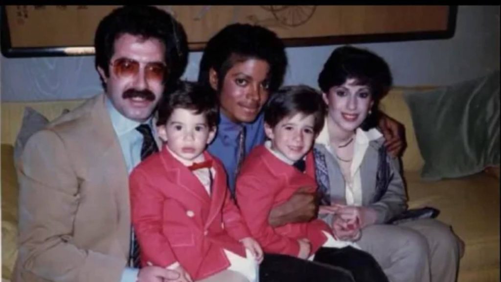 “11 yaşımda başladı…” Michael Jackson’ın ‘gizli ailesi’ konuştu