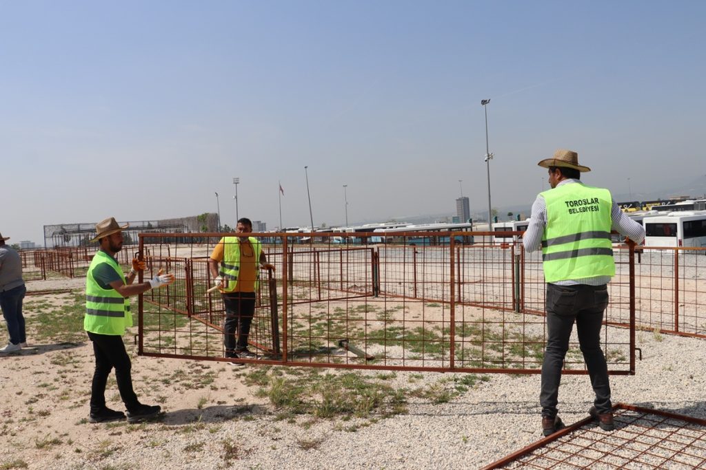 Mersin’in En Büyük Kurban Satış Alanlarından Biri Toroslar’da Hizmete Hazırlanıyor