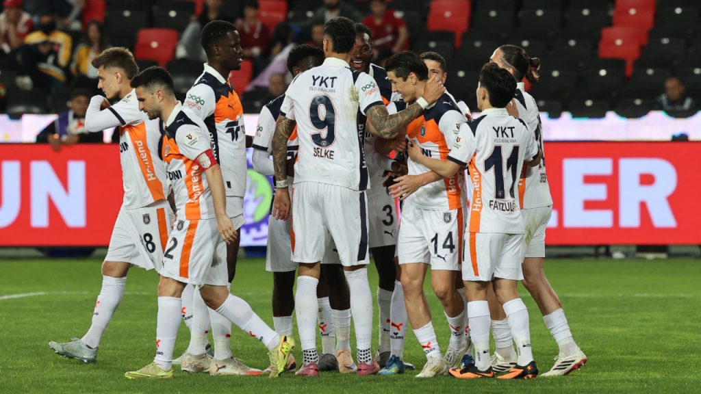 Başakşehir 22 dakikada kazandı