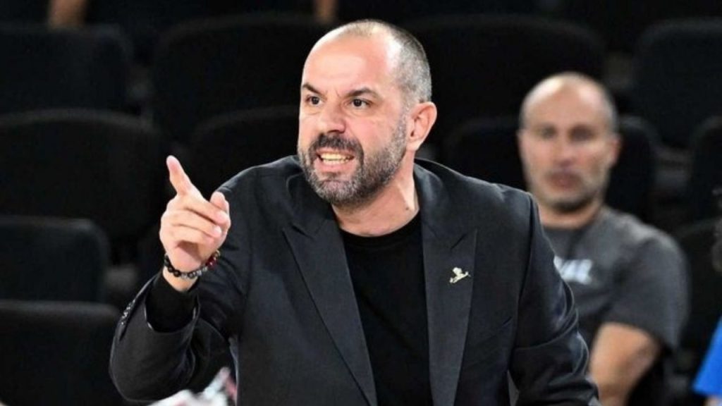 Beşiktaş yeni hocasını açıkladı: Fenerbahçe’de çalışmıştı
