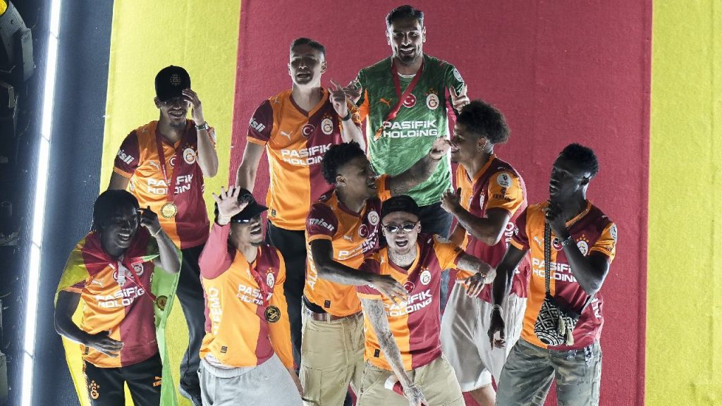 Galatasaray’da kalmak istedi: Gelen haber planları bozdu