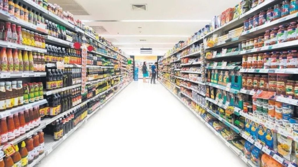 Market raflarında yeni dönem: Tarihi geçse ürünler özel reyonlarda satılacak!
