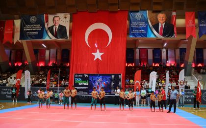 Adana’da Skandal: Atatürk Posterini Kapattılar