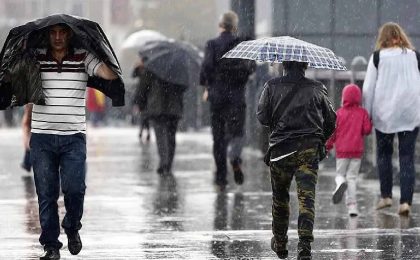 AKOM İstanbul için Saat Verdi: Gök Gürültülü Sağanak Yağış Geliyor