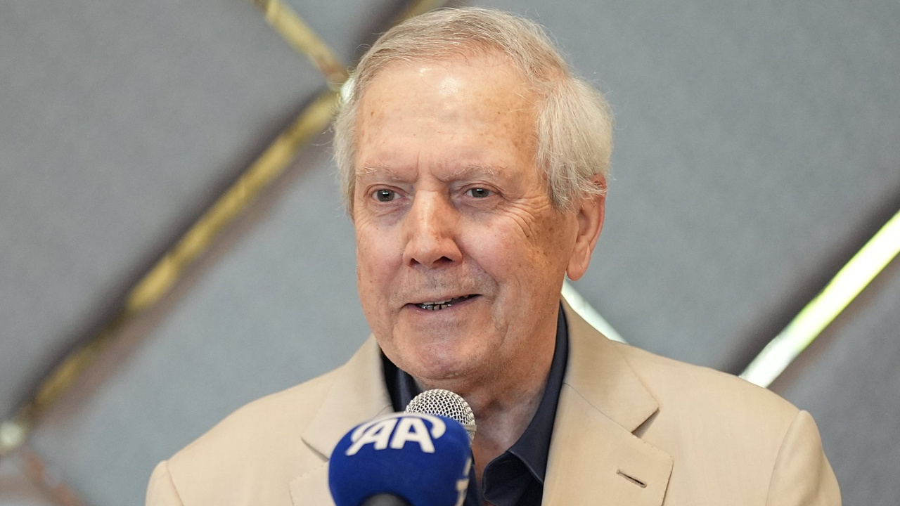 Aziz Yıldırım Galatasaray’a İlk Golünü Attı