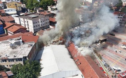 Bursa’nın 600 Yıllık Çarşısında Yangın! Dumanlar Kentin Her Noktasından Görüldü