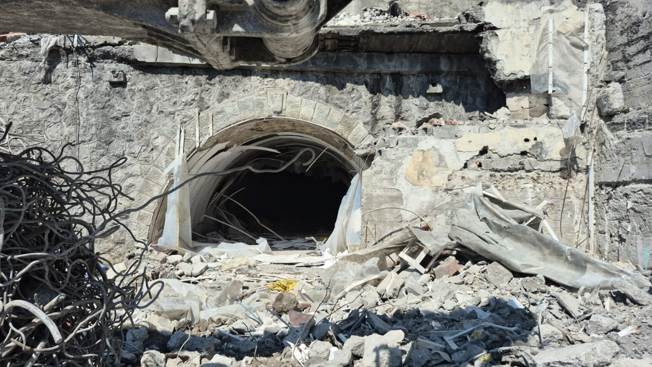 İş Hanının Altında Tarihi Keşif: 2. Dünya Savaşı’ndan Kalma Sığınak Bulundu