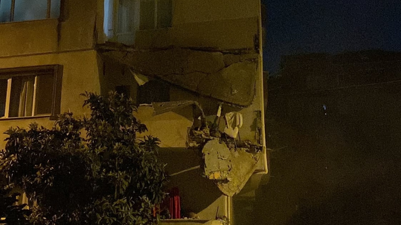 İstanbul’da 5 Katlı Binada Çökme! Tahliye Edildiler