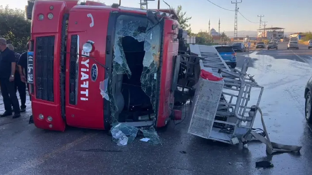 Malatya’da İtfaiye Aracı Devrildi: Sürücü Dahil 3 İtfaiye Eri Yaralandı!