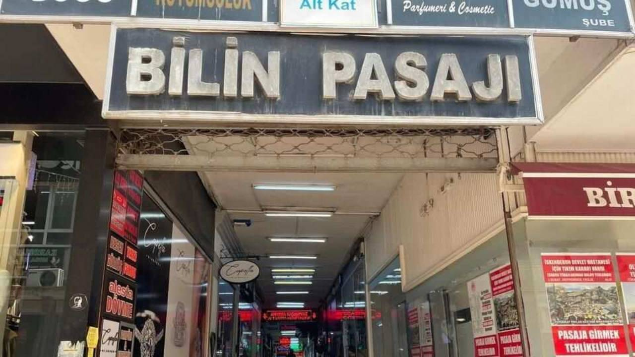 Olaylı Pasaj Parça Parça Yıkılıyor