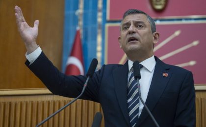 Özgür Özel’den Deniz Göktaş’ın Tutuklanmasına İlk Tepki: ya Otokrasi ya Demokrasi!