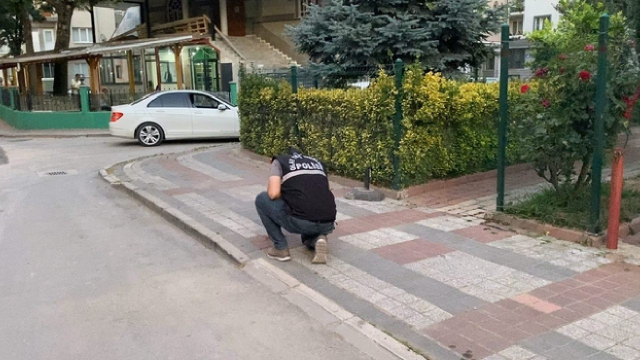 Sokakta Yürüyen Gencin Önünü Araçla Kesip Vurdu! Polis Her Yerde O Şüpheliyi Arıyor