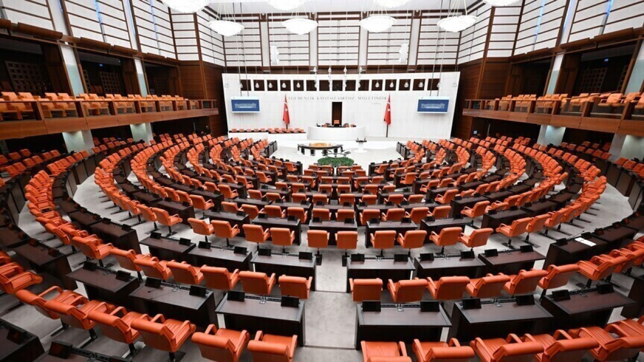 Uzman Erbaş Düzenlemesi Meclisten Geçti
