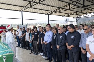 Başkan Seçer ile Meral Seçer, Gazeteci Duygu Öksüz Canova’yı Son Yolculuğuna Uğurladı