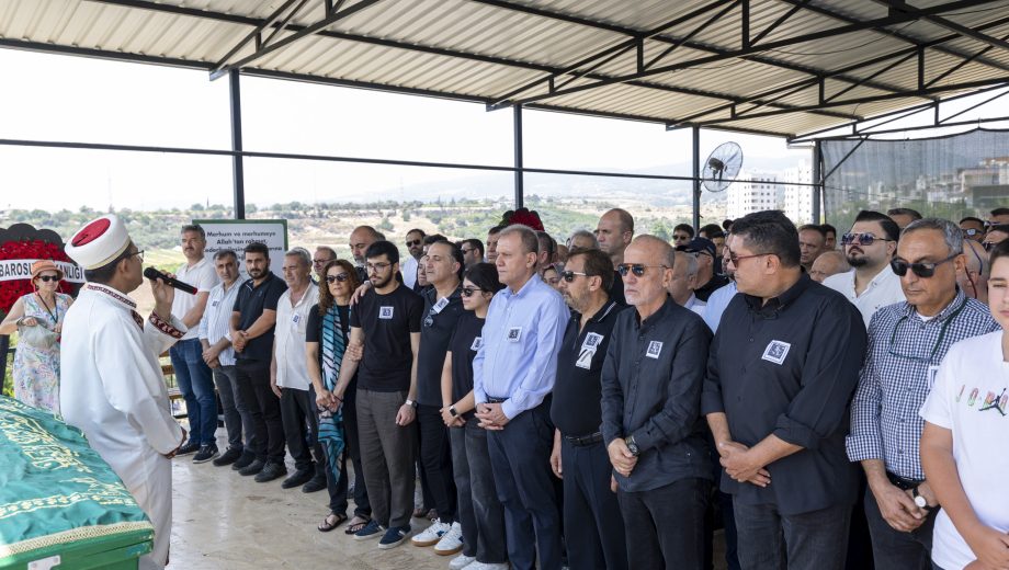 Başkan Seçer ile Meral Seçer, Gazeteci Duygu Öksüz Canova’yı Son Yolculuğuna Uğurladı