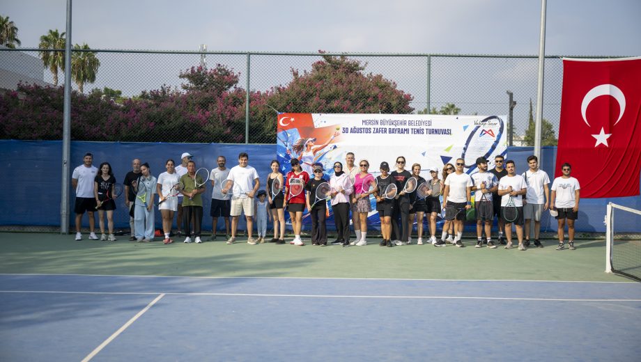 Büyükşehir’in Tenis Kortlarında Zafer Bayramı Heyecanı Başladı
