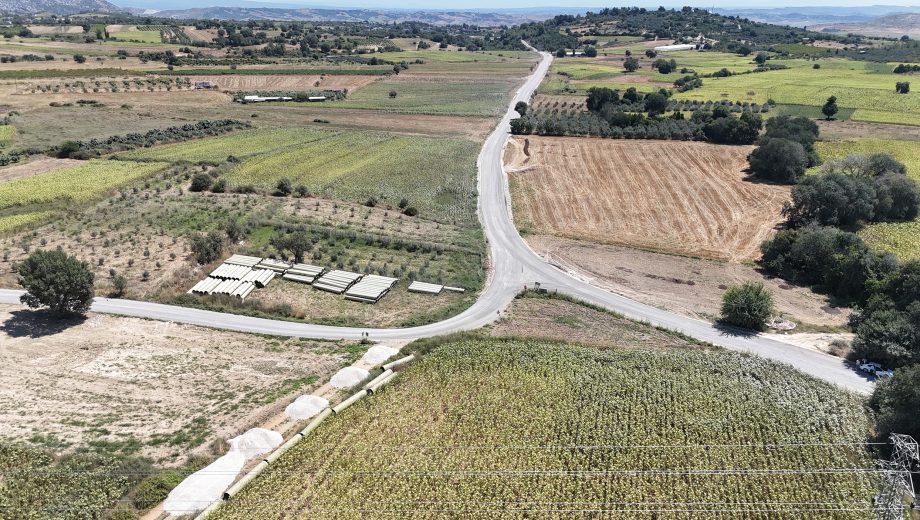 Mersin Büyükşehir Kırsaldaki Yolları Güvenli ve Konforlu Hale Getiriyor