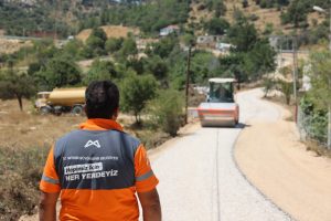 Mersin Büyükşehir’den Balandız’daki Üretici Yoluna Destek