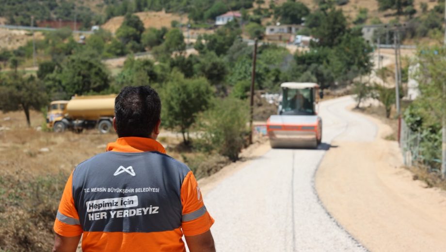 Mersin Büyükşehir’den Balandız’daki Üretici Yoluna Destek