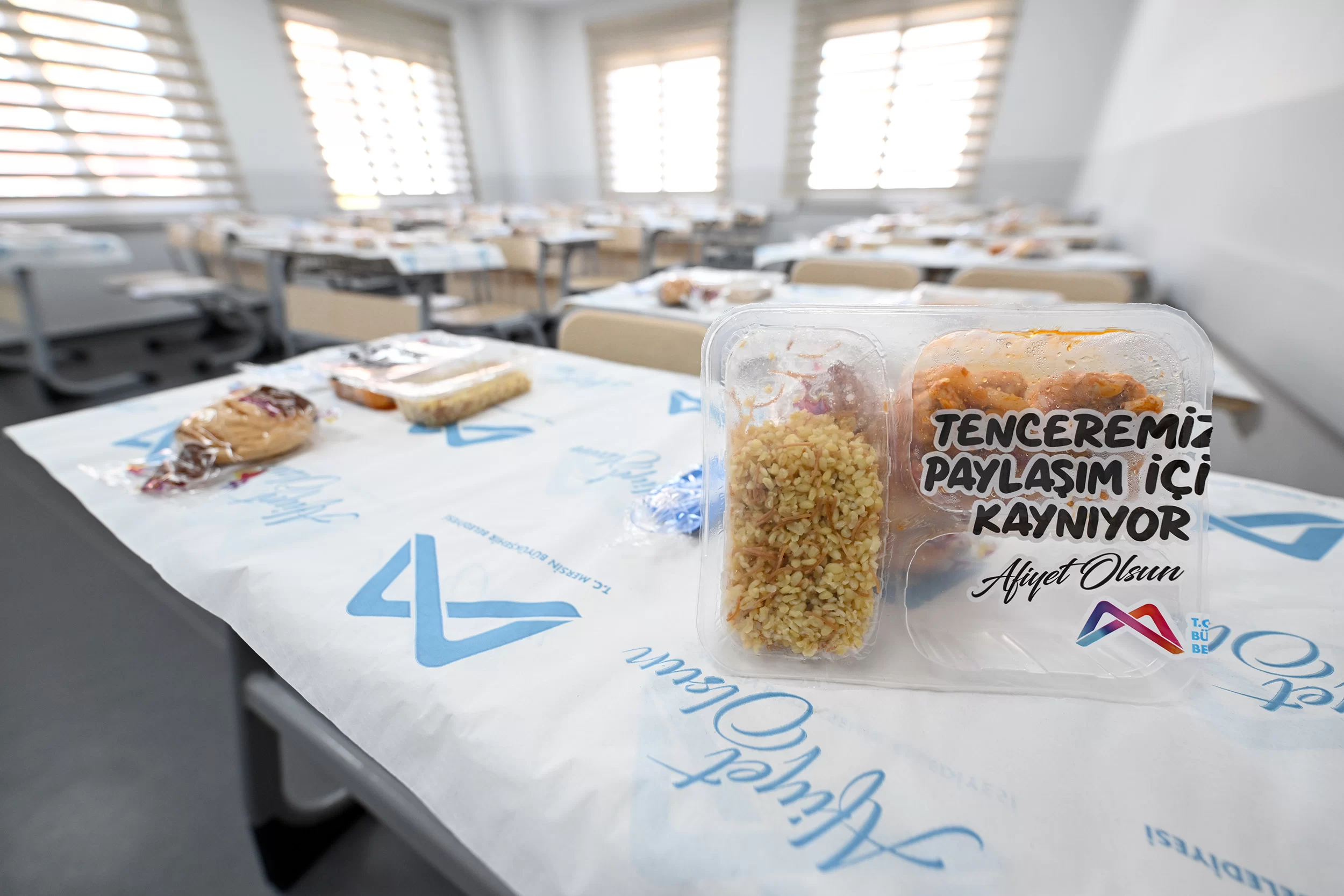Mersin Büyükşehir’in Kurs Merkezleri ile Öğrenciler Yemeği Dert Etmiyor